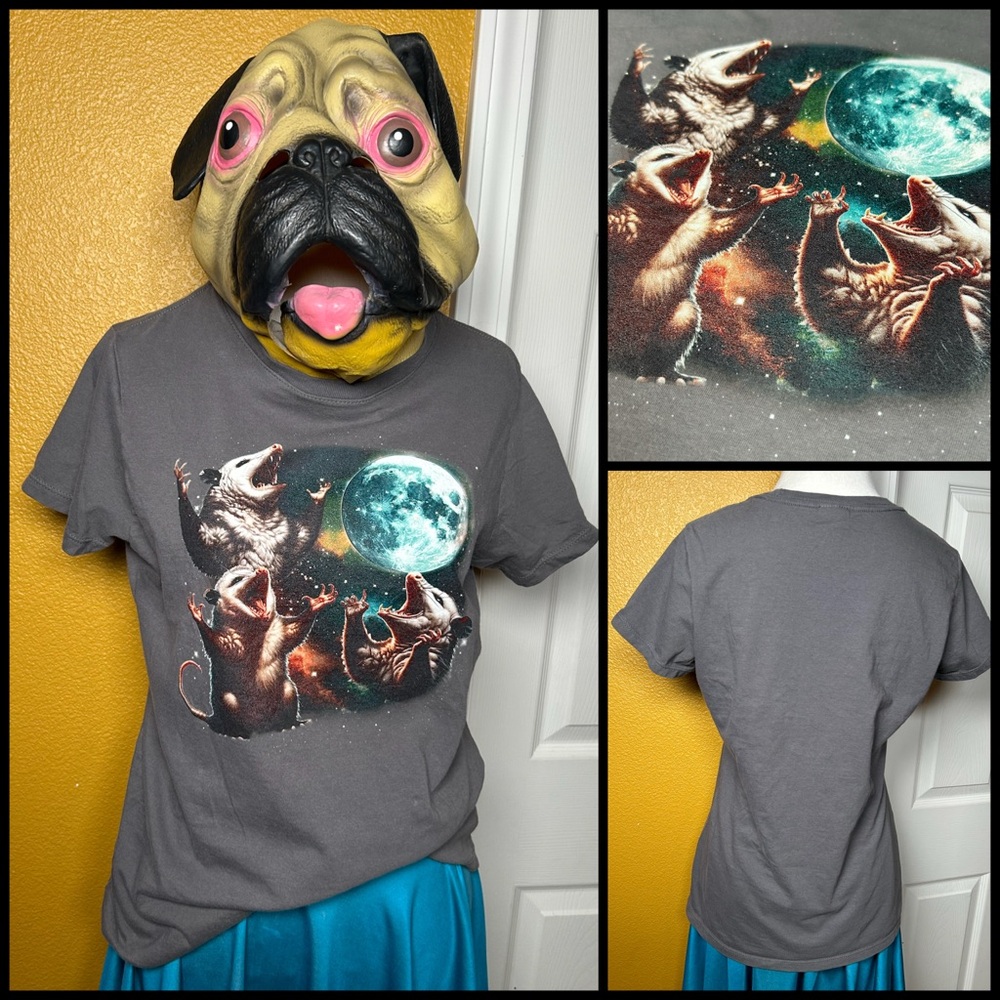 The most amazing HOWLING OPOSSUM tee!!